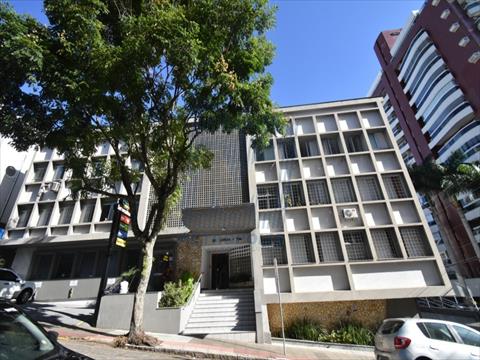 Apartamento para locacao no Centro em Florianopolis com 113,66m² por R$ 2.500,00