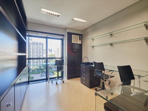 Sala Comercial para locacao no Centro Civico em Curitiba com 0m² por R$ 2.500,00
