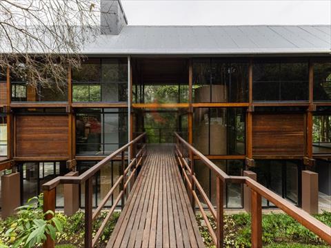 Casa em Condomínio para locacao no Jardim Menino Deus em Quatro Barras com 4.364m² por R$ 22.500,00