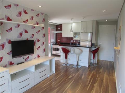 Apartamento para locacao no Centro em Curitiba com 82,98m² por R$ 2.500,00