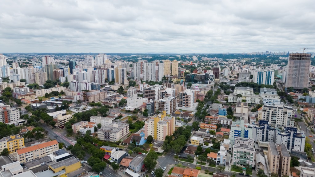 Terreno à venda em Agua Verde, Curitiba — Portal Chave Fácil