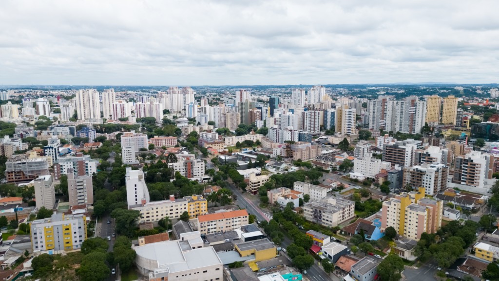 Terreno à venda em Agua Verde, Curitiba — Portal Chave Fácil
