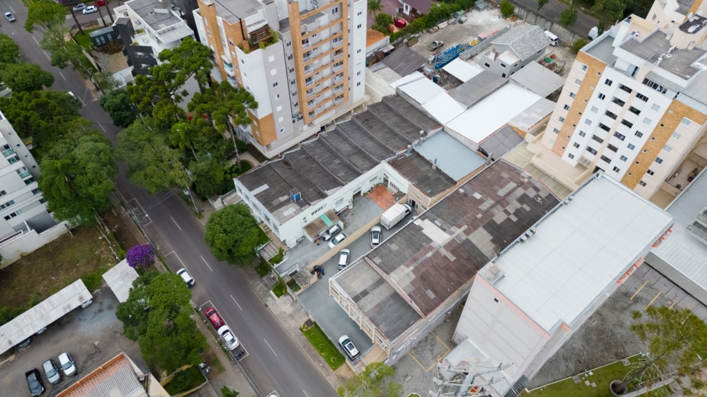 Terreno à venda em Agua Verde, Curitiba — Portal Chave Fácil