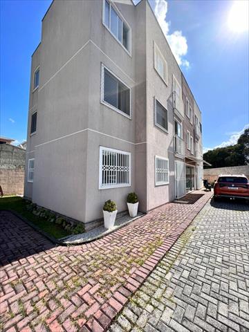 Apartamento para locacao no Centro em Colombo com 62m² por R$ 2.200,00