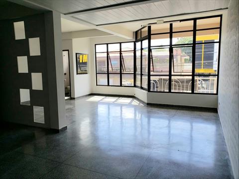 Loja para locacao no Centro em Colombo com 0m² por R$ 1.200,00
