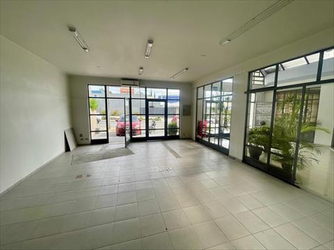 Cjto Comercial/sala para locacao no Centro em Colombo com 60m² por R$ 3.500,00