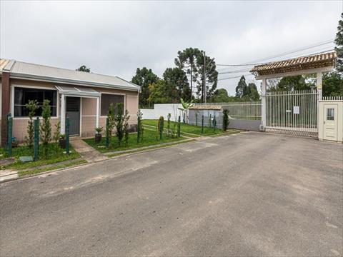 Casa Residencial para venda no Embu em Colombo com 500m² por R$ 350.000,00