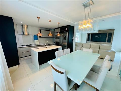 Sobrado para venda no Roca Grande em Colombo com 300m² por R$ 1.730.000,00