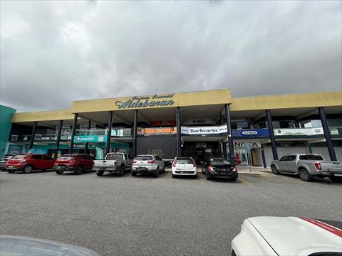 Cjto Comercial/sala para locacao no Roca Grande em Colombo com 75m² por R$ 6.484,00
