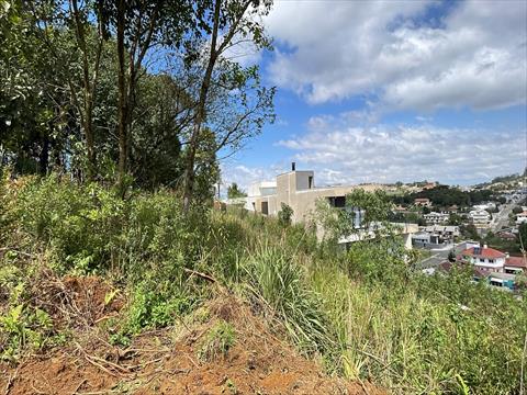 Terreno para venda no Centro em Colombo com 1.059,45m² por R$ 480.000,00