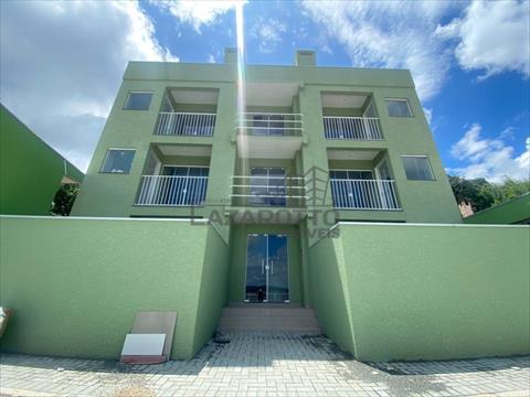 Apartamento para locacao no Centro em Colombo com 80m² por R$ 1.800,00