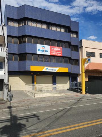 Cjto Comercial/sala para locacao no Centro em Colombo com 180m² por R$ 1.300,00