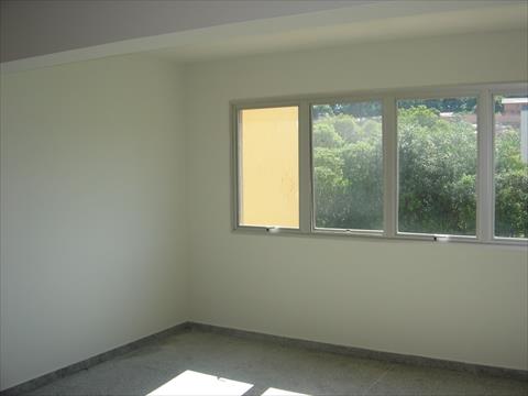 Cjto Comercial/sala para locacao no Centro em Colombo com 50m² por R$ 1.300,00