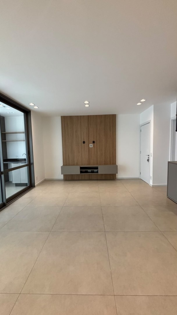 Apartamento · 2 quartos · Zona 08, Maringá — foto 4
