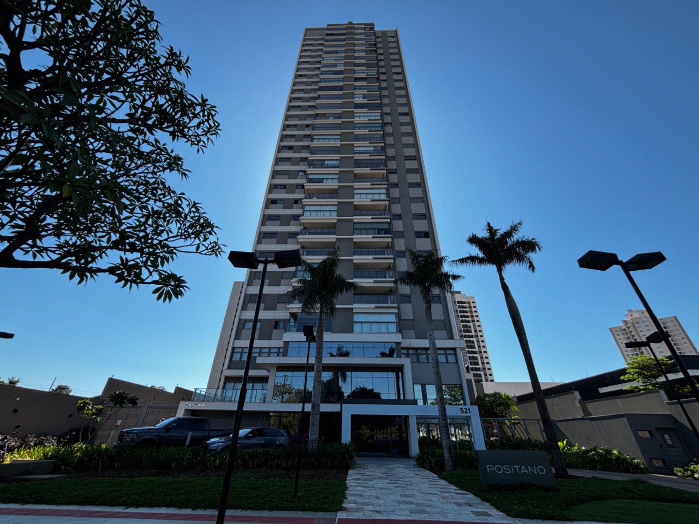 Apartamento · 2 quartos · Zona 08, Maringá — foto 1
