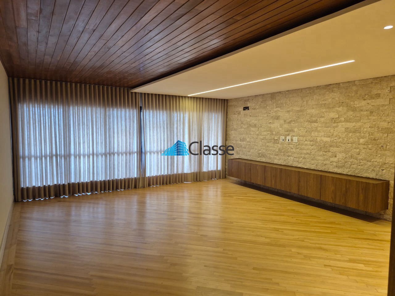 Apartamento · 199 m² · Zona 04, Maringá — foto 1