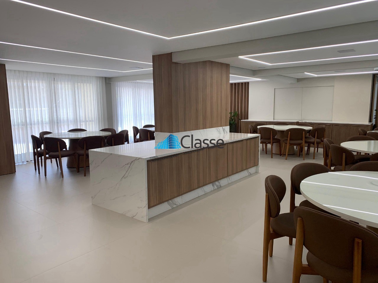 Apartamento · 199 m² · Zona 04, Maringá — foto 19