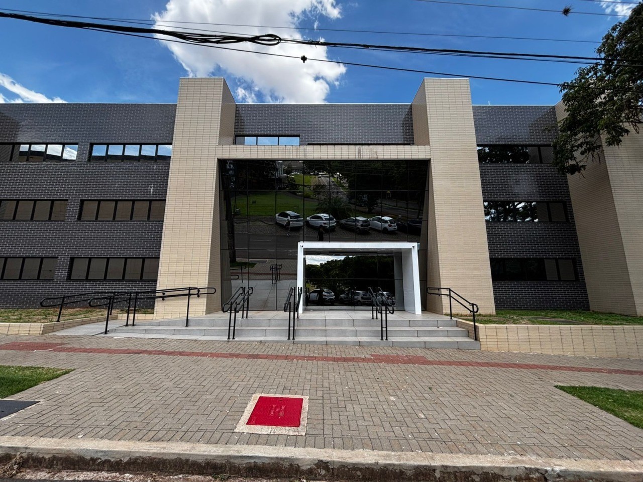 Sala Comercial · 57 m² · Zona 05, Maringá — foto 2