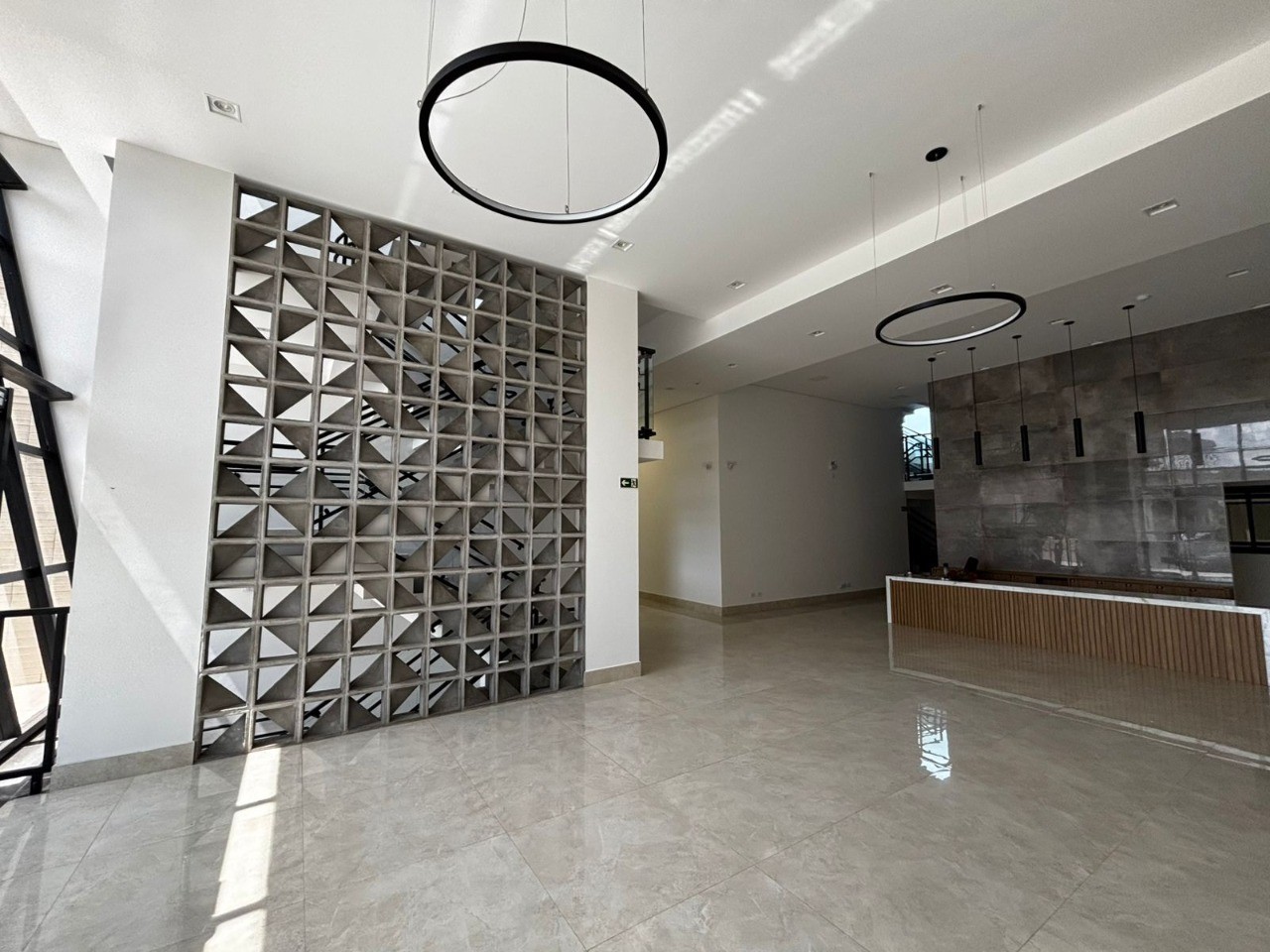 Sala Comercial · 57 m² · Zona 05, Maringá — foto 4