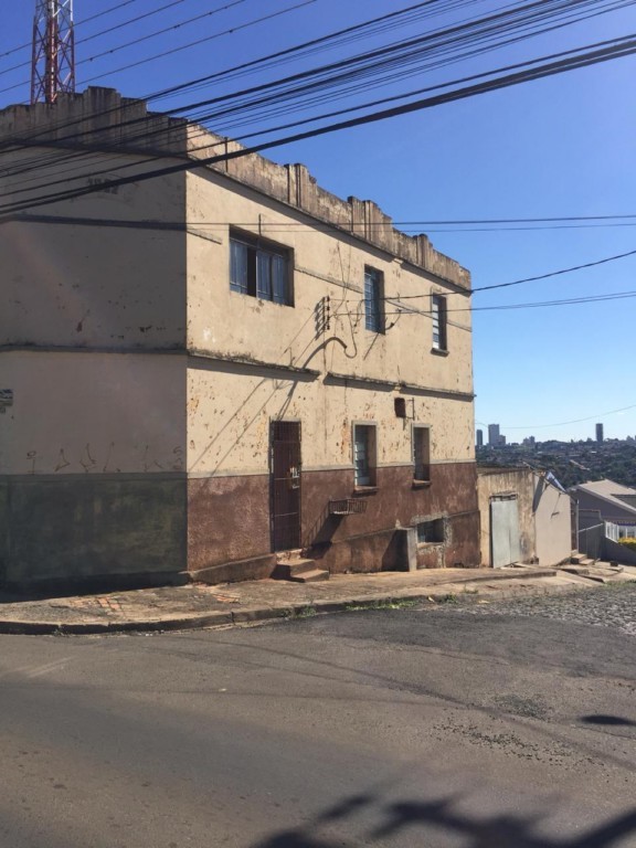 Terreno para venda no Uvaranas em Ponta Grossa com 560m² por R$ 530.000,00