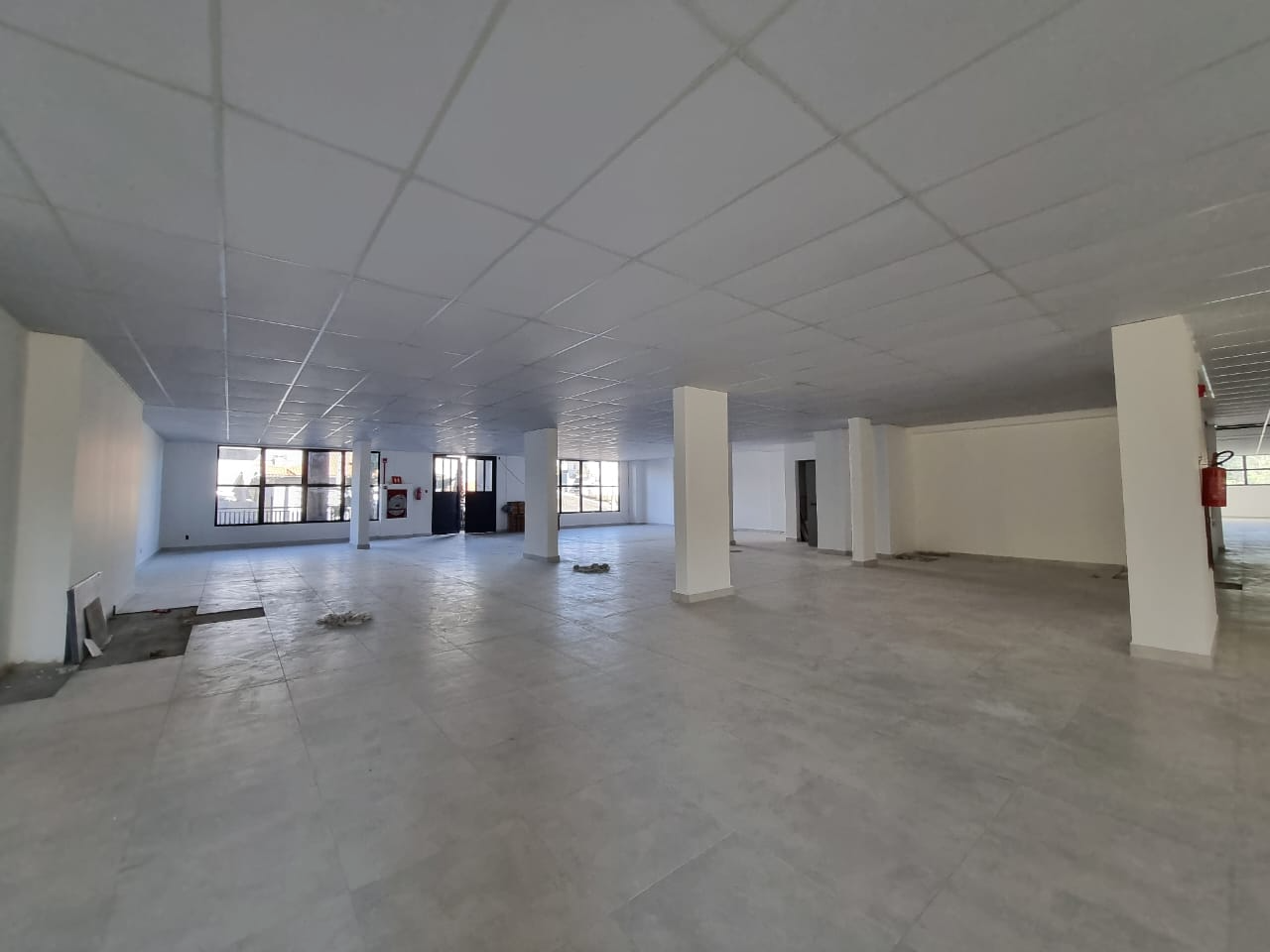 Cjto Comercial/sala para vendalocacaovenda e locacao no Centro em Ponta Grossa com 1.331,84m² por R$ 4.990.000,0026.000,00