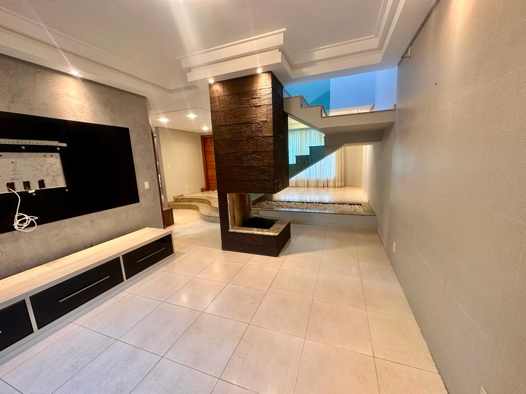 Casa para locacao no Jardim Carvalho em Ponta Grossa com 301m² por R$ 7.500,00