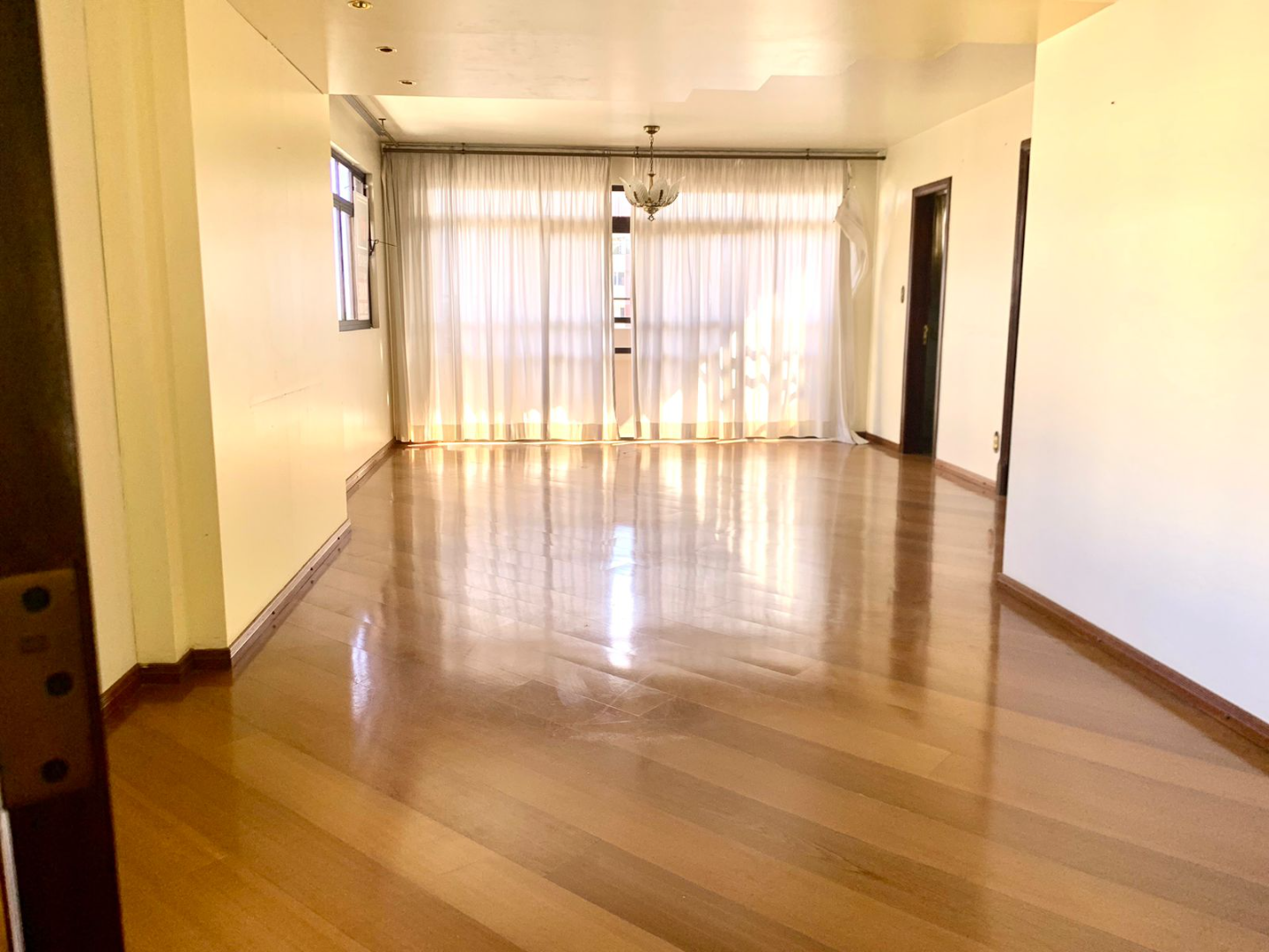 Apartamento para venda no Centro em Ponta Grossa com 244,48m² por R$ 750.000,00