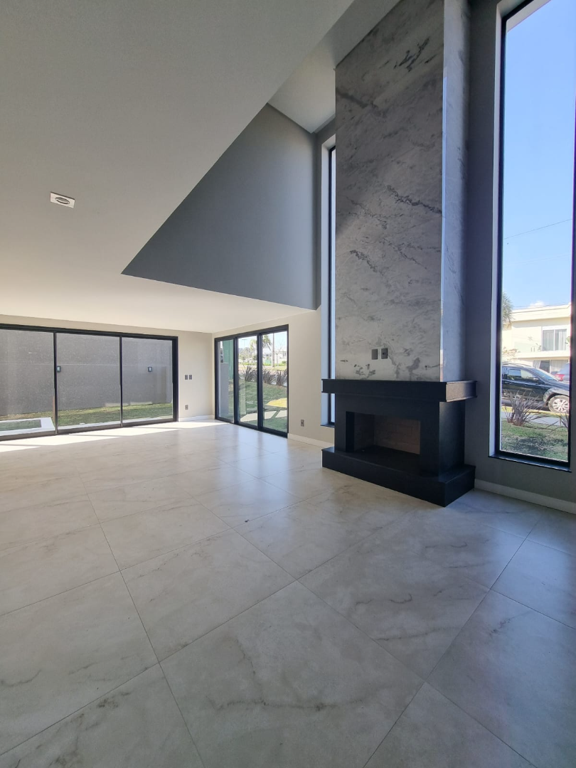 Casa para venda no Jardim Carvalho em Ponta Grossa com 0m² por R$ 1.650.000,00