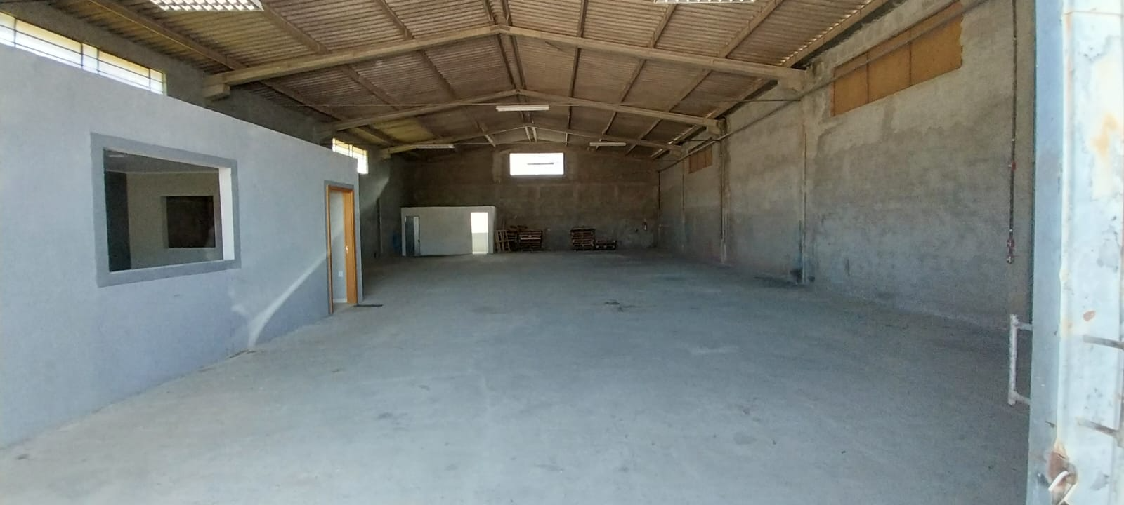 Barracão/galpão para locacao no Contorno em Ponta Grossa com 375m² por R$ 6.990,00