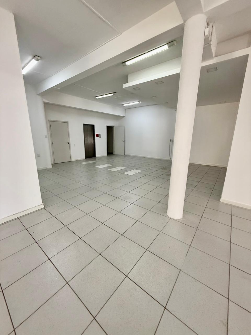 Cjto Comercial/sala para locacao no Centro em Ponta Grossa com 500m² por R$ 8.000,00