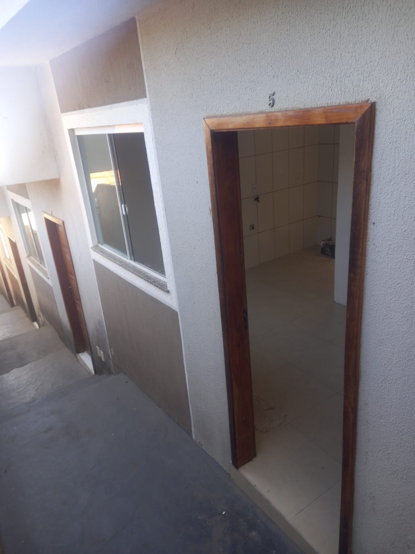 Casa para venda no Uvaranas em Ponta Grossa com 41,06m² por R$ 180.000,00