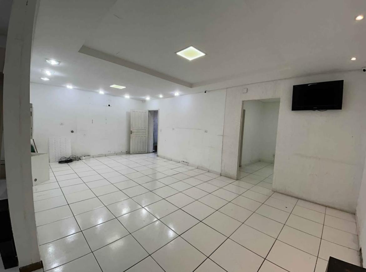 Cjto Comercial/sala para locacao no Centro em Ponta Grossa com 80m² por R$ 4.400,00
