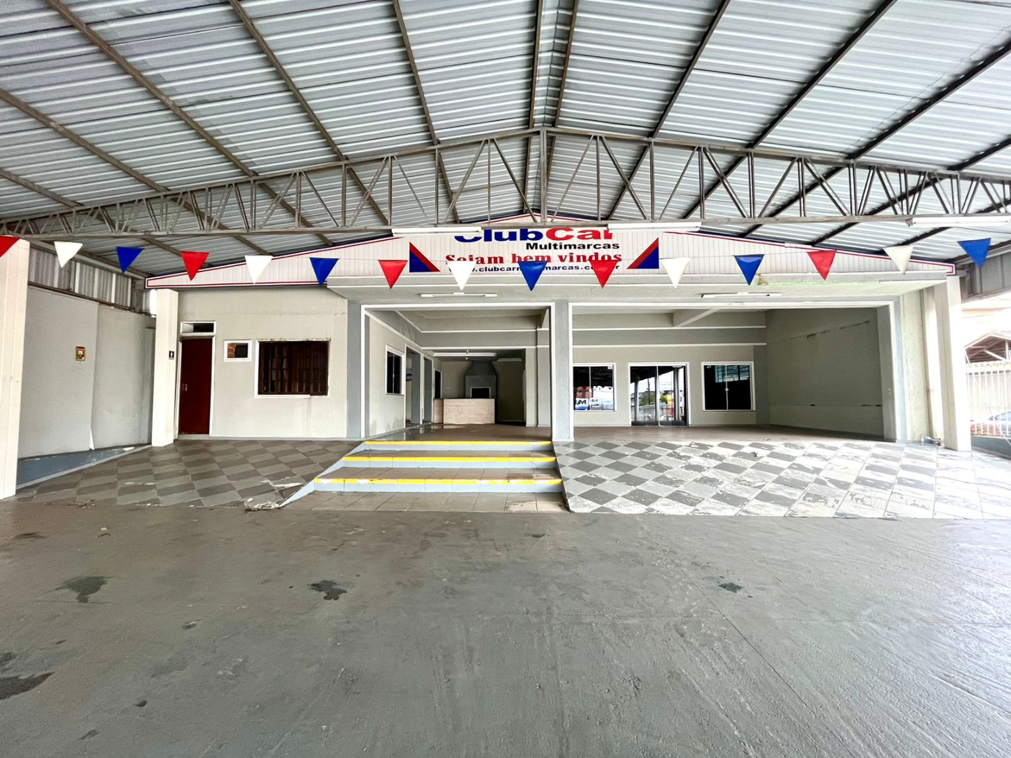 Cjto Comercial/sala para locacao no Oficinas em Ponta Grossa com 561m² por R$ 20.000,00