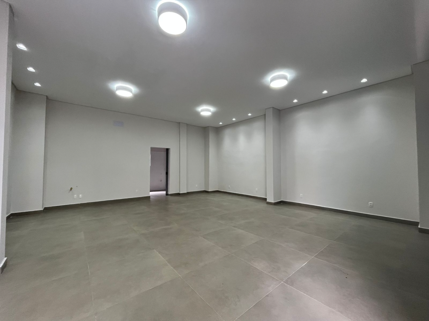 Cjto Comercial/sala para locacao no Centro em Ponta Grossa com 80m² por R$ 3.800,00