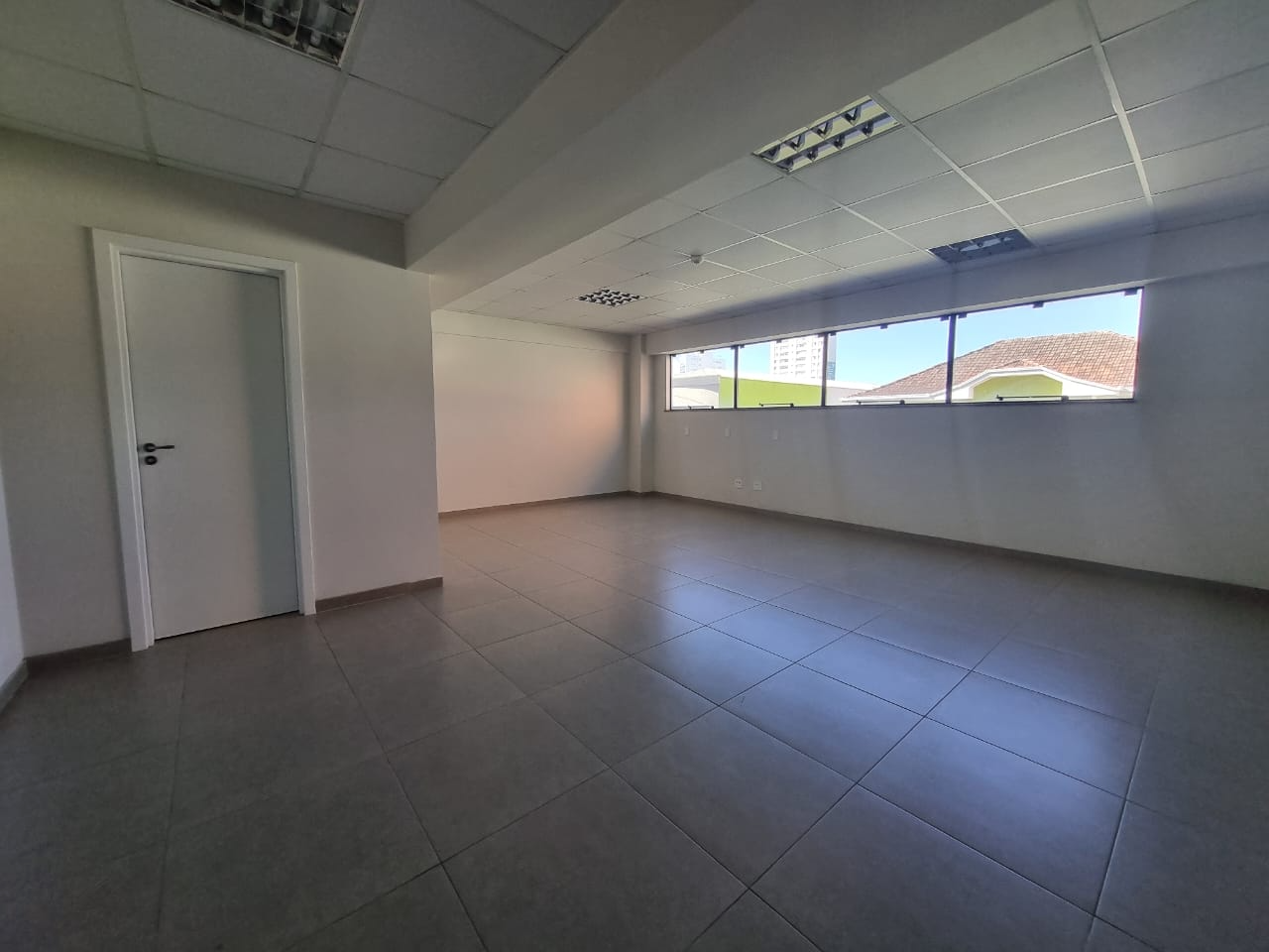 Cjto Comercial/sala para locacao no Centro em Ponta Grossa com 42m² por R$ 1.400,00