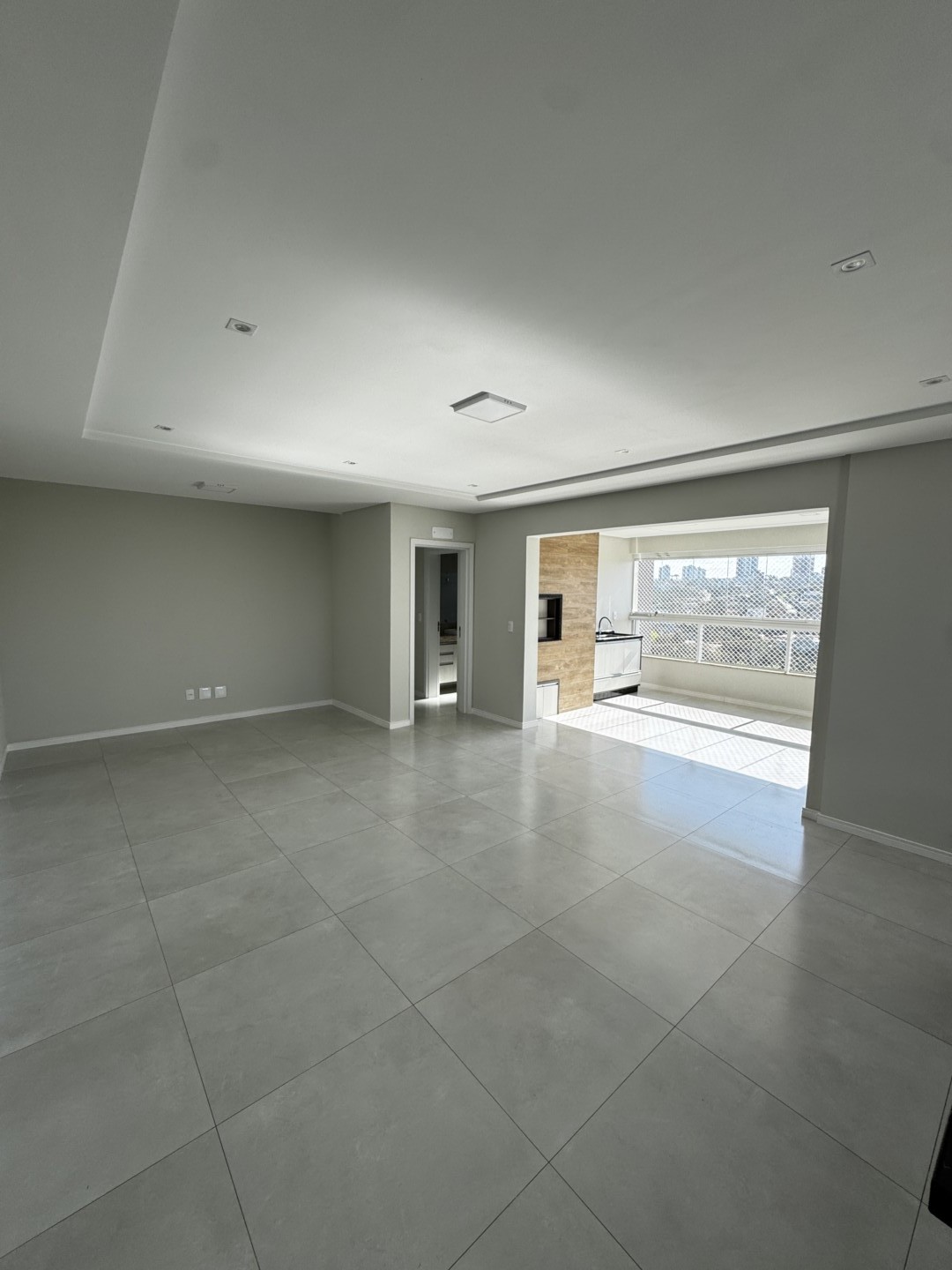 Apartamento para locacao no Uvaranas em Ponta Grossa com 0m² por R$ 3.300,00