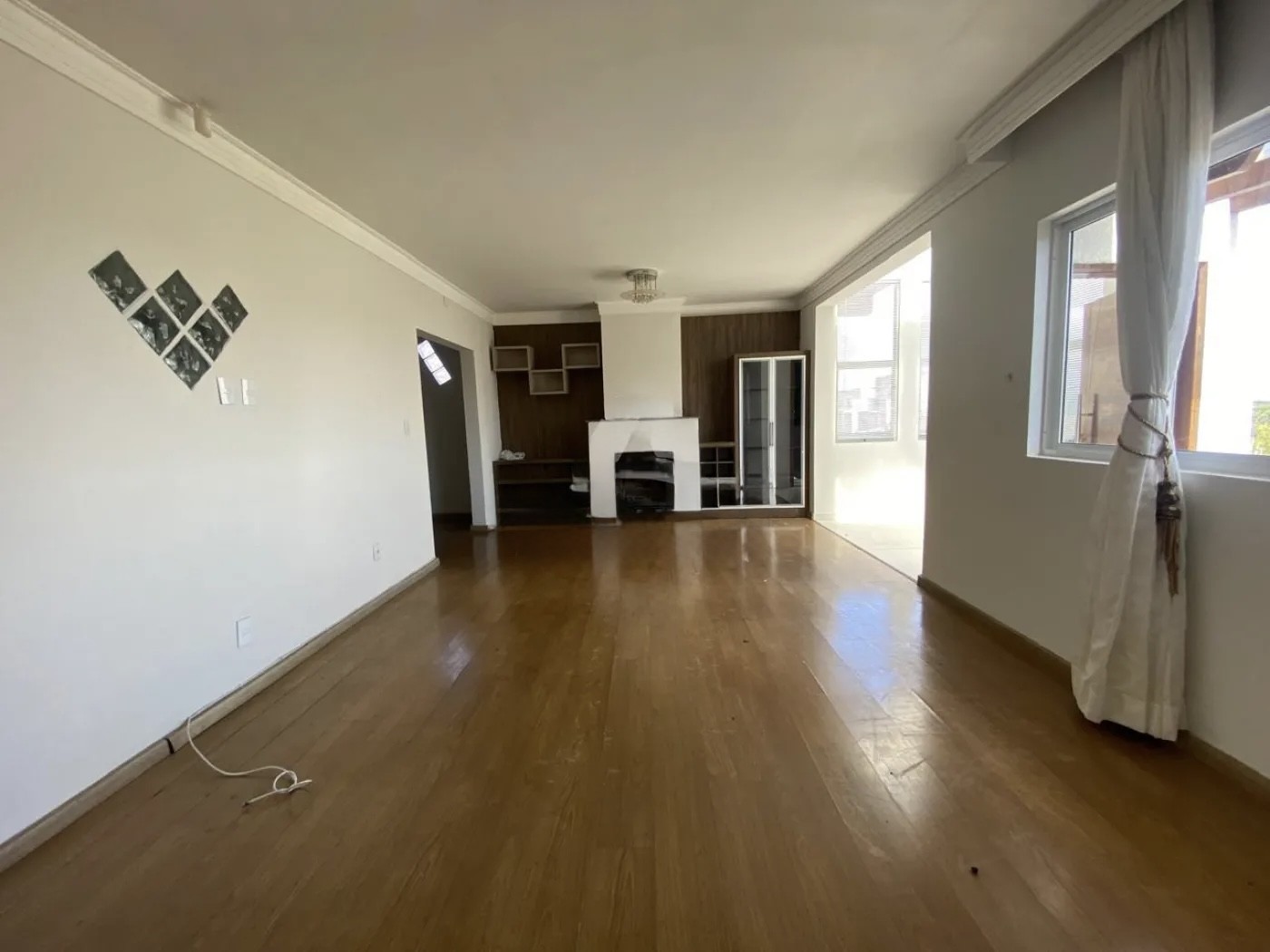 Casa Residencial para venda no Uvaranas em Ponta Grossa com 354m² por R$ 695.000,00