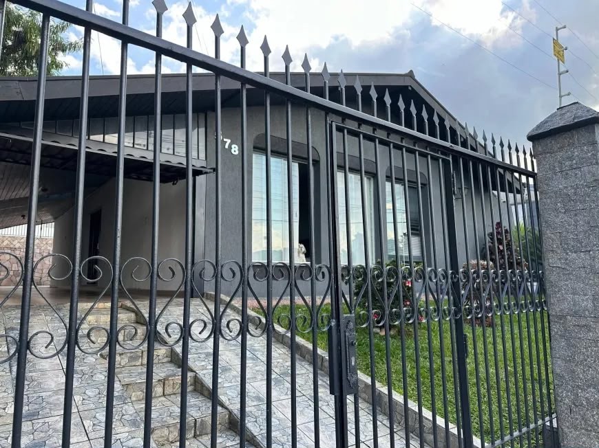 Casa para vendalocacaovenda e locacao no Oficinas em Ponta Grossa com 490m² por R$ 800.000,004.800,00