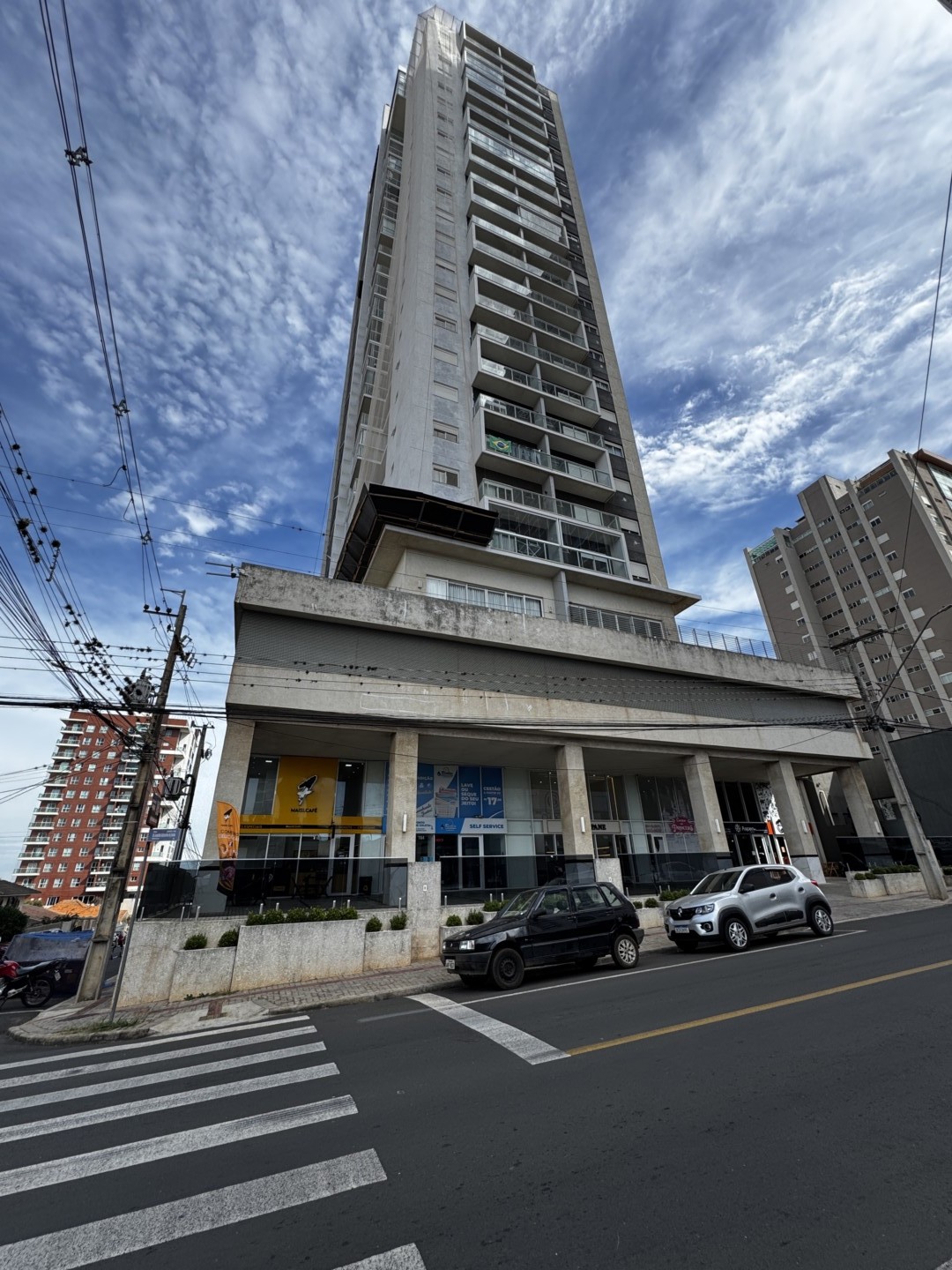 Apartamento para locacao no Oficinas em Ponta Grossa com 207,29m² por R$ 3.600,00