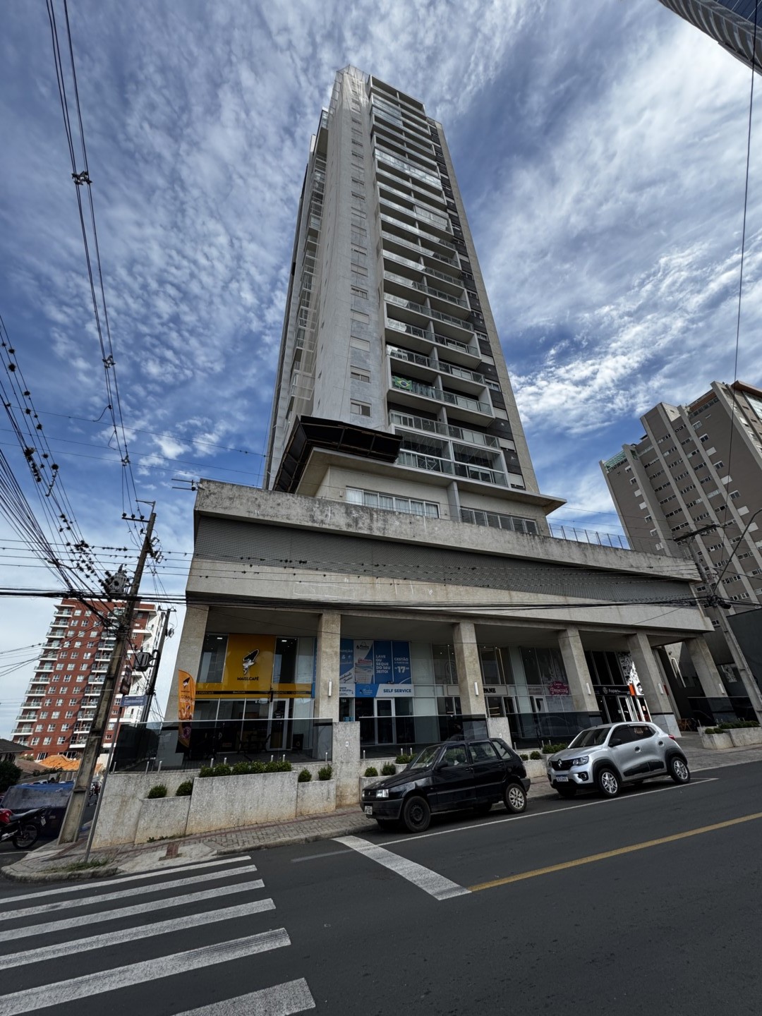 Apartamento para locacao no Oficinas em Ponta Grossa com 207,29m² por R$ 3.600,00