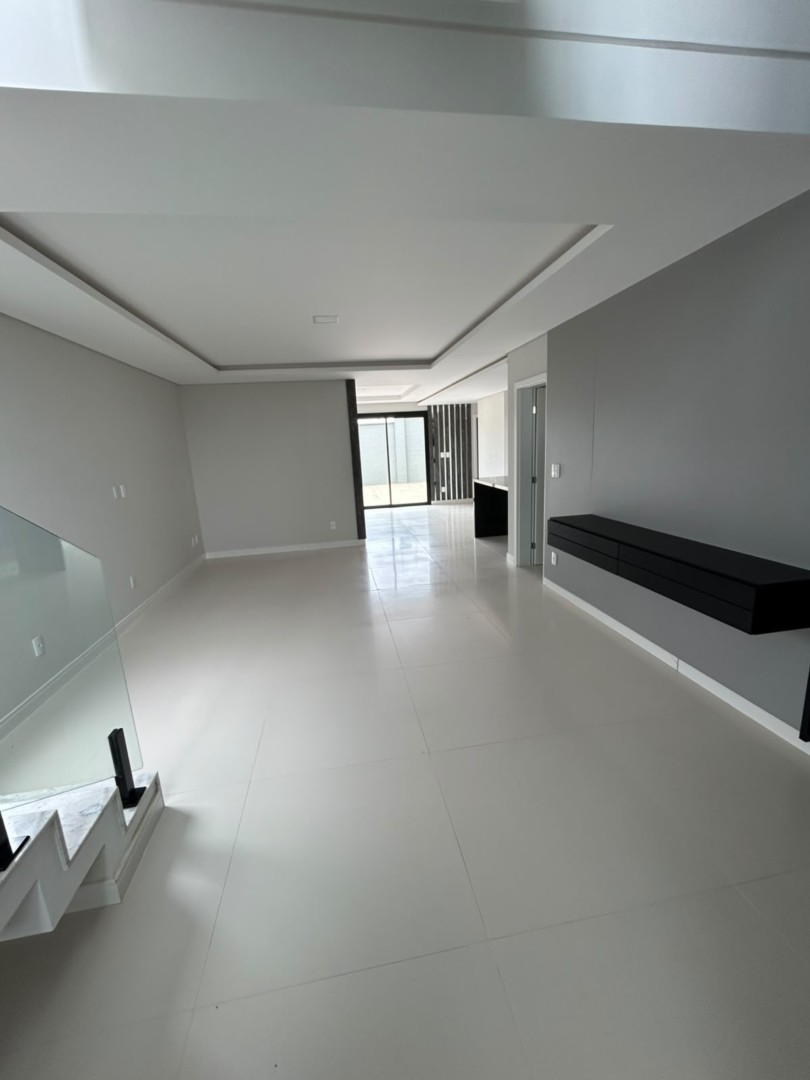 Sobrado para locacao no Jardim Carvalho em Ponta Grossa com 312,5m² por R$ 7.900,00