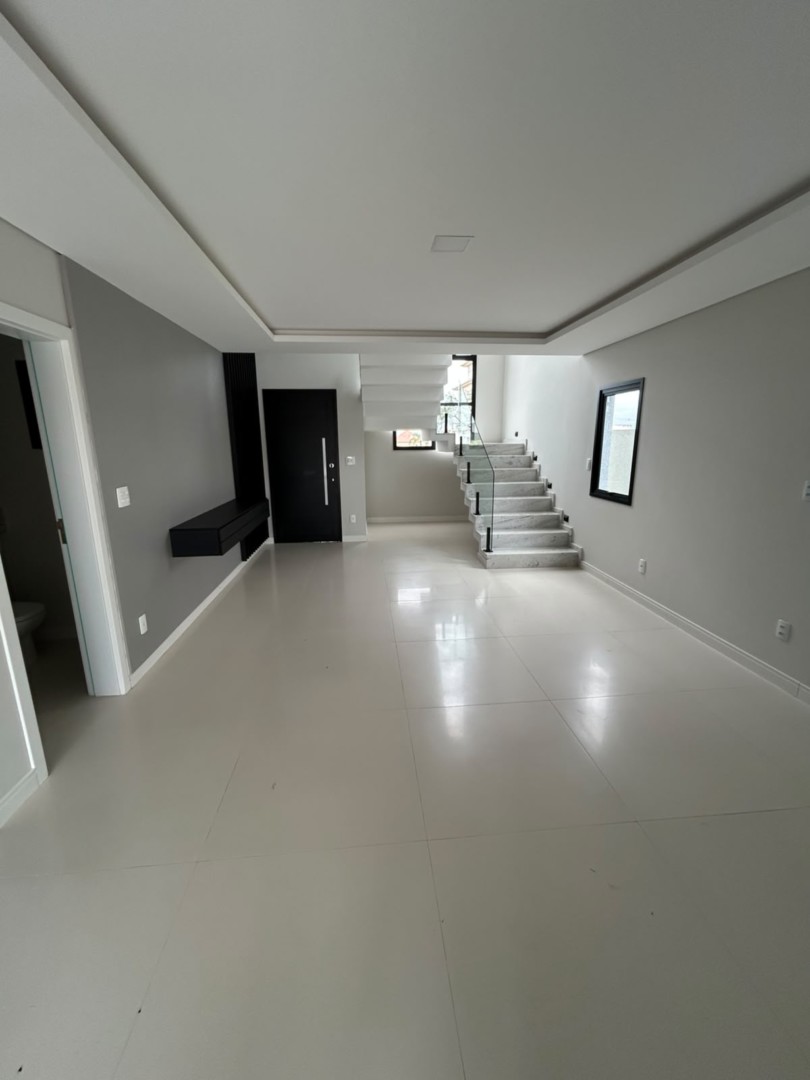 Sobrado para locacao no Jardim Carvalho em Ponta Grossa com 312,5m² por R$ 7.900,00