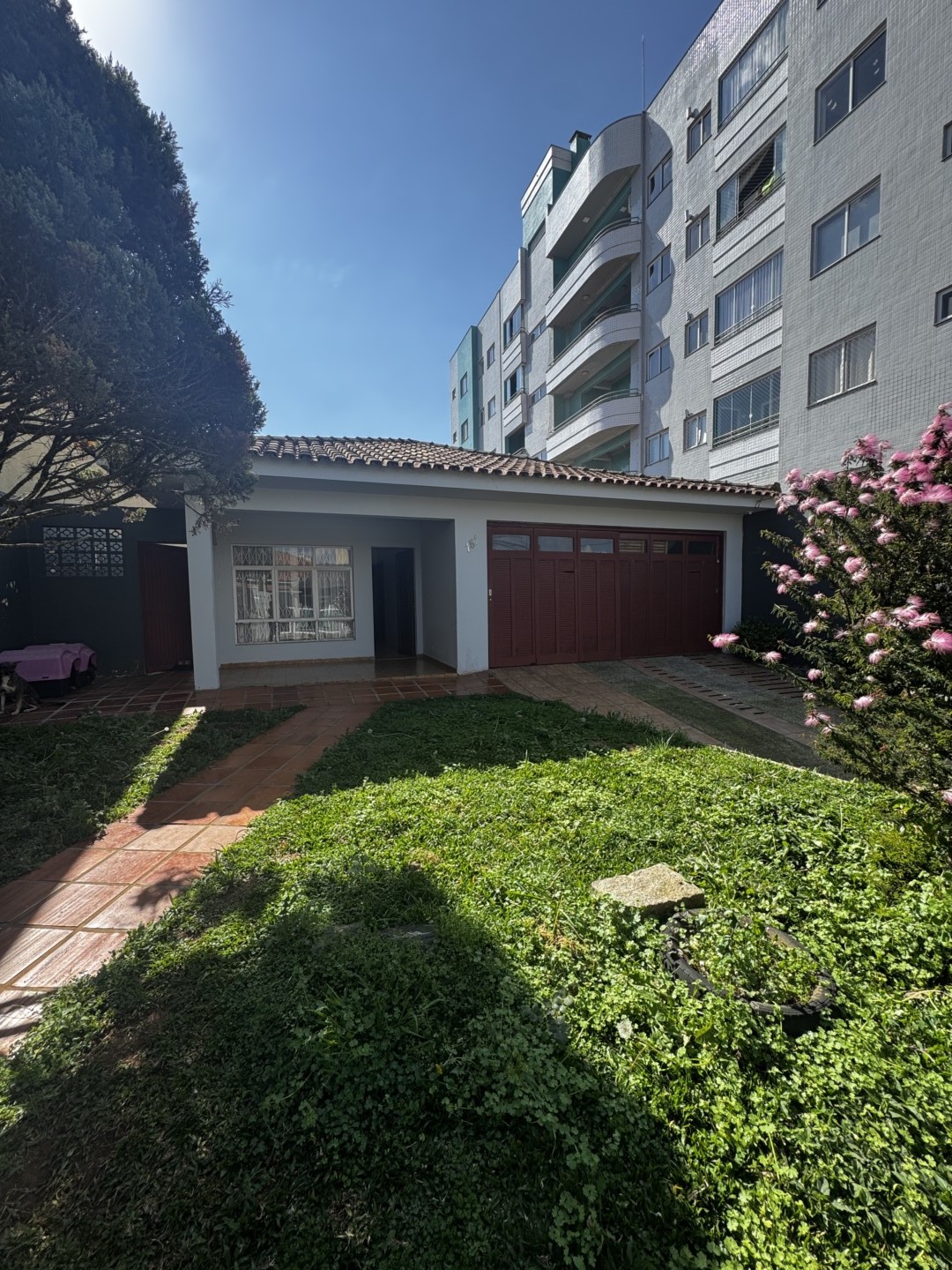 Casa Residencial para locacao no Uvaranas em Ponta Grossa com 551m² por R$ 3.000,00