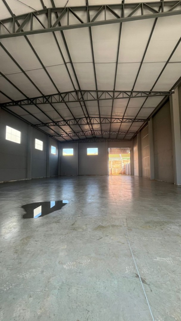 Barracão/galpão para locacao no Cara-cara em Ponta Grossa com 646,55m² por R$ 7.800,00