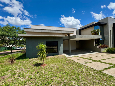 Casa para vendalocacaovenda e locacao no Jardim Carvalho em Ponta Grossa com 300m² por R$ 1.450.000,005.590,00