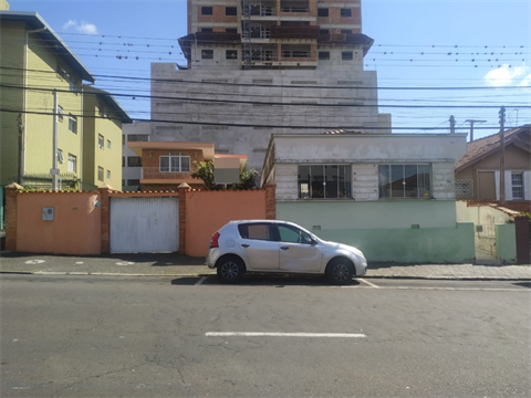 Casa para vendalocacaovenda e locacao no Centro em Ponta Grossa com 561m² por R$ 1.600.000,007.000,00