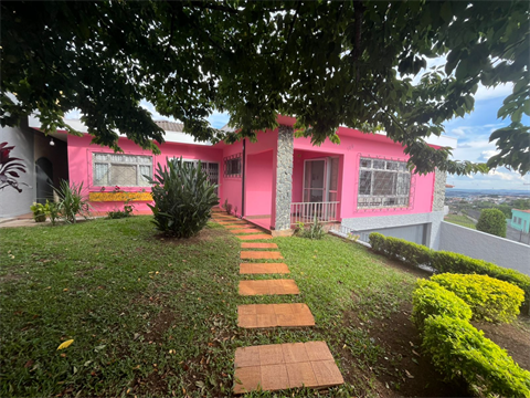 Casa para vendalocacaovenda e locacao no Uvaranas em Ponta Grossa com 550m² por R$ 700.000,005.500,00