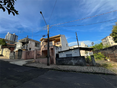 Sobrado para venda no Centro em Ponta Grossa com 457,87m² por R$ 1.100.000,00
