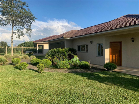 Casa para venda no Centro em Carambei com 1.000m² por R$ 800.000,00