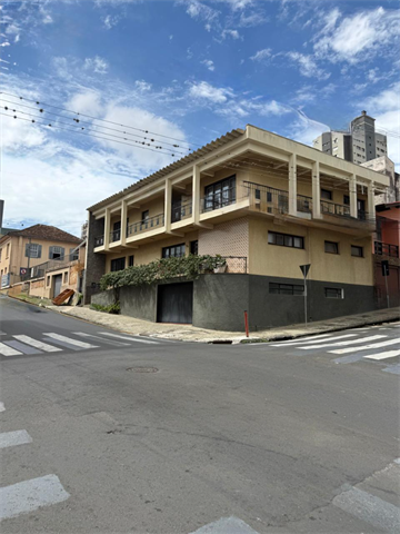 Casa Residencial para vendalocacaovenda e locacao no Centro em Ponta Grossa com 318m² por R$ 1.190.000,006.490,00